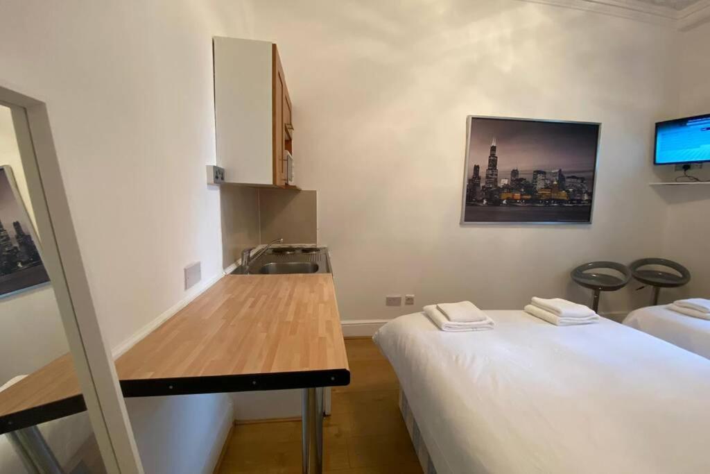 F6-Comfy Ground Flr Studio Fits 4- Near Paddington London Bagian luar foto